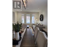 Dining room - 220 Tonner Crescent, Aurora, ON L4G7T7 Photo 3