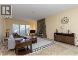 Living room - 1509 Lynnfield Pl, Saanich, BC V8N5Y9 Photo 5