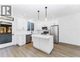 Bathroom - 907 Vine Crt, Langford, BC V9C2V8 Photo 3