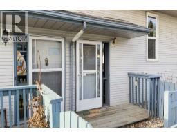 Kitchen - 2 532 First Street E, Cochrane, AB T4C1C5 Photo 3