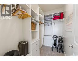 Kitchen - 304 2800 Lakeview Drive, Prince Albert, SK S6W0A4 Photo 3