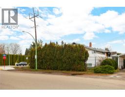 3514 Casorso Road, Kelowna, BC V1W3E2 Photo 5