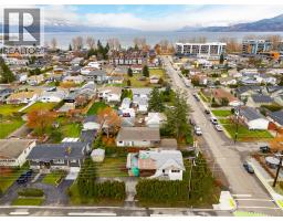 Primary Bedroom - 3514 Casorso Road, Kelowna, BC V1W3E2 Photo 3