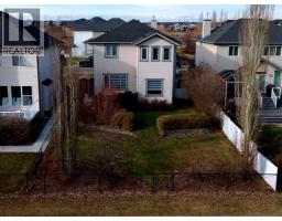 Living room - 408 Rainbow Falls Way, Chestermere, AB T1X1S6 Photo 3