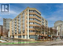 Den - 503 66 Bay Street S, Hamilton, ON L8P4Z6 Photo 3