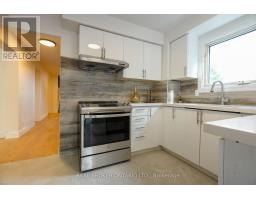 Kitchen - 4326 Waterford Crescent, Mississauga, ON L5R2B2 Photo 5