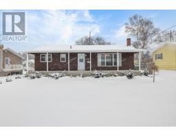 Kitchen - 120 Southdale, Charlottetown, PE C1A6Z7 Photo 3