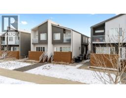 Dining room - 3931 James Hill Road, Regina, SK S4W0N8 Photo 3