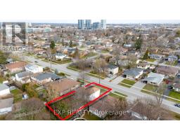 Bedroom 2 - 868 Liverpool Road, Pickering, ON L1W1S4 Photo 5