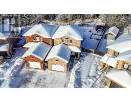 Living room - 2320 Warrington Way, Innisfil, ON L9S4V1 Photo 2