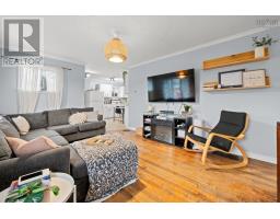 Living room - 13935 Highway 1, Hants Border, NS B0P1P0 Photo 3