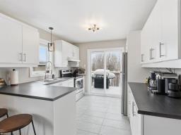 Kitchen - 213 Rue Des Becs Scie, Gatineau, QC J8M0C2 Photo 4