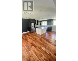 Dining room - Main Floor 3082 Lindenlea Drive, Mississauga, ON L5C2C2 Photo 2