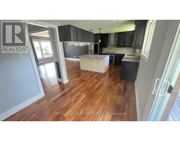 Bedroom - Main Floor 3082 Lindenlea Drive, Mississauga, ON L5C2C2 Photo 4