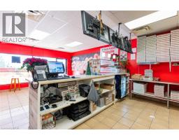 112 Oriole Parkway W Unit 6, Elmira, ON N3B1C5 Photo 3