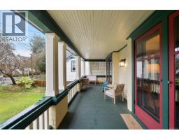 Attic (finished) - 132 Government St S, Victoria, BC V8V2K7 Photo 5