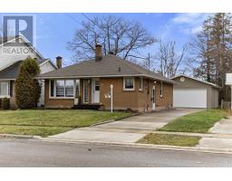 Living room - 61 Mccrea St, Sault Ste Marie, ON P6A4A4 Photo 2