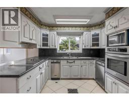 Bathroom - 930 Mulholland Dr, French Creek, BC V9P1Z4 Photo 5