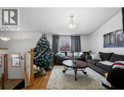 Dining room - 31 Lawford Avenue, Red Deer, AB T4R3B4 Photo 3