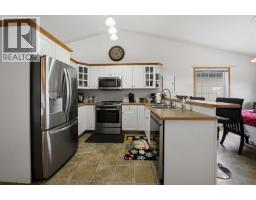 Living room - 31 Lawford Avenue, Red Deer, AB T4R3B4 Photo 5