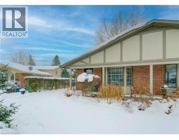 Bedroom - 33 Manor Drive, Kitchener, ON N2A2T9 Photo 2