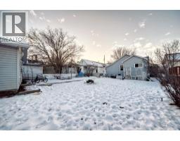 Kitchen - 476 3 Street, Drumheller, AB T0J0Y6 Photo 3