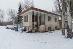 Living room - 426 Deschambault Street, Winnipeg, MB R2H0K1 Photo 3