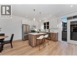 Ensuite - 909 Vine Crt, Langford, BC V9C2V8 Photo 4