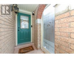 Kitchen - 11 Arthurs Crescent, Brampton, ON L6Y4Y5 Photo 2