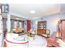 Family room - 11 Arthurs Crescent, Brampton, ON L6Y4Y5 Photo 3