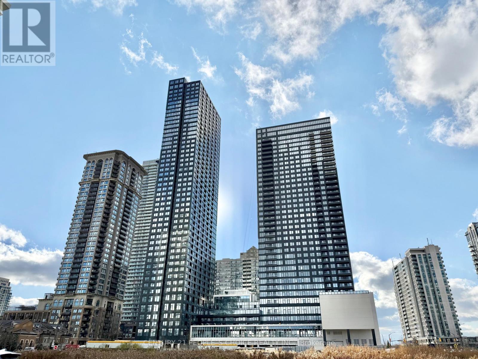 3512 395 Square One Drive W