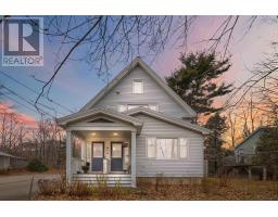 110 Dufferin Street, Bridgewater, NS B4V2G5 Photo 2