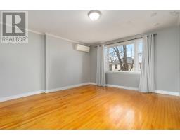 110 Dufferin Street, Bridgewater, NS B4V2G5 Photo 5