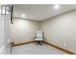 Kitchen - 29 Juniper Crescent, Strathroycaradoc, ON N7G4G4 Photo 4