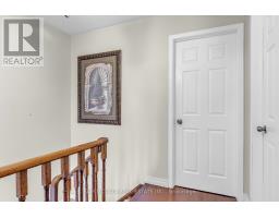 Unit 1 734 Woburn Woods Lane, Mississauga, ON L5C4N1 Photo 5