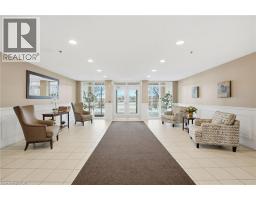Dining room - 4450 Fairview Street Unit 405, Burlington, ON L7L7K7 Photo 3