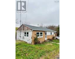 Foyer - 84 Chambers Road, Brooklyn, NS B0N2A0 Photo 2