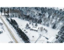 Family room - 8123 Line 12, Wellington North, ON N0G1N0 Photo 3