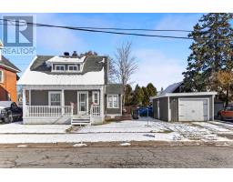 Dining room - 324 Fifth Ave, Sault Ste Marie, ON P6C4L5 Photo 2