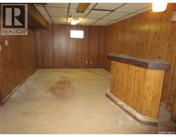 Living room - 514 3rd Avenue E, Assiniboia, SK S0H0B0 Photo 3