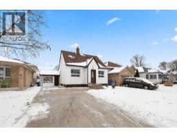 Family room - 2420 Tourangeau Road, Windsor, ON N8W4N7 Photo 3