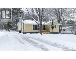 Bedroom - 21 Pleasant Street, Hampton, NB E5N6L1 Photo 2