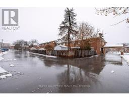 Living room - 8 2079 Meadowbrook Road, Burlington, ON L7P2A5 Photo 2