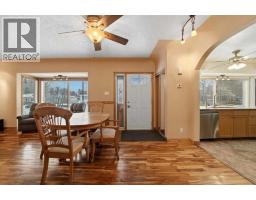 Dining room - 4126 38 Street, Red Deer, AB T4N0W9 Photo 3