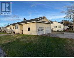 Dining room - 59 Clements Avenue, Yarmouth, NS B5A2L8 Photo 3