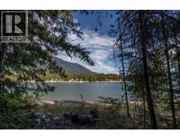 8275 East Procter Road, Procter, BC V0G1C0 Photo 2