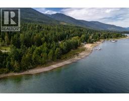 8275 East Procter Road, Procter, BC V0G1C0 Photo 4