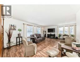 Primary Bedroom - 207 6 A Avenue, Three Hills, AB T0M2A0 Photo 5