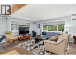 Laundry room - 1840 Mcdonald Rd, Campbell River, BC V9W5K1 Photo 5