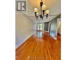 393 Pickering Crescent, Newmarket, ON L3Y8G8 Photo 3